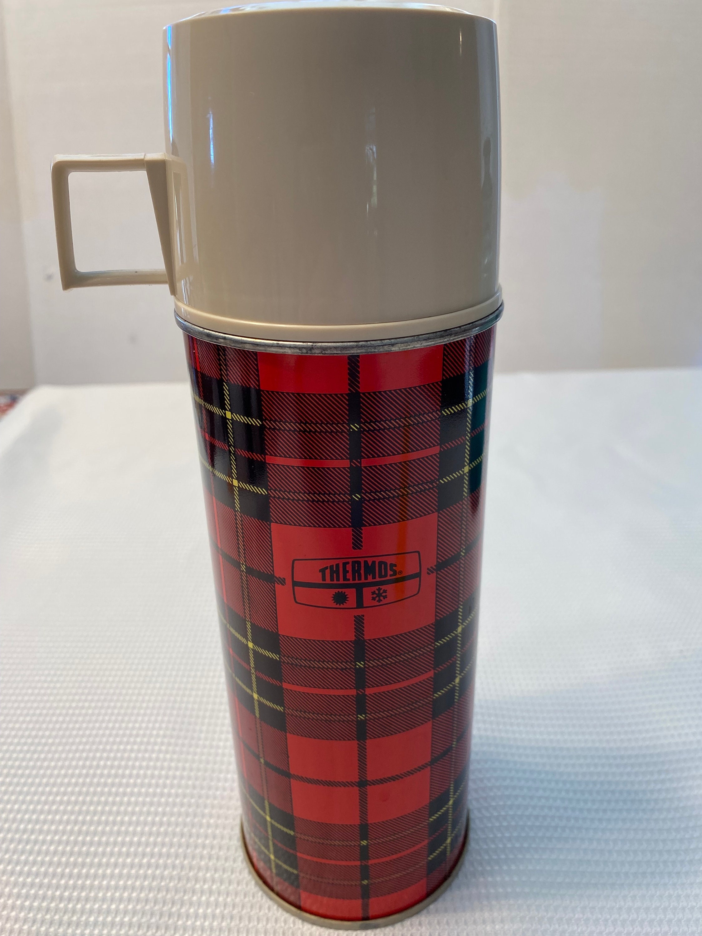 Christmas hot chocolate from a plaid thermos ! These thermoses take me back  to the sixties and family picnics. Special me…