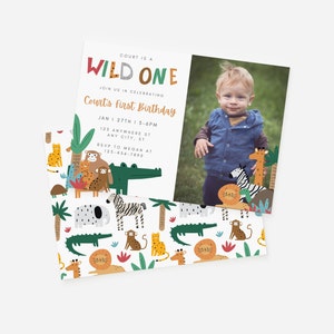 Bearbeitbare Wild One Fotokarte & Geburtstagseinladung - Dschungel Thema Feier einladen - DIY Canva Vorlage - Wild Animal Print