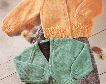 modello di maglia per cardigan per bambini - scollo a V e rotondo