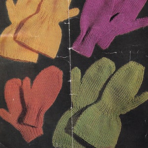 vintage mittens knitting pattern in dk yarn