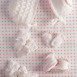 vintage knitting pattern for cute baby girls bonnet booties and mittens size 0-6m