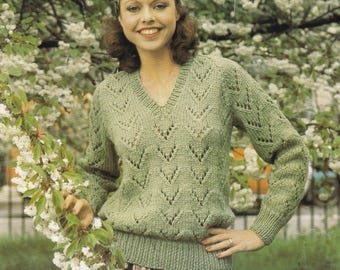 1980s sweater knitting pattern knit in chunky yarn - Instant download