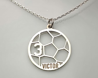 Sterlingzilveren voetbalhanger met naam - gepersonaliseerde voetbalbedelketting - aangepaste sportsieraden - cadeau voor coach en team voor voetbal