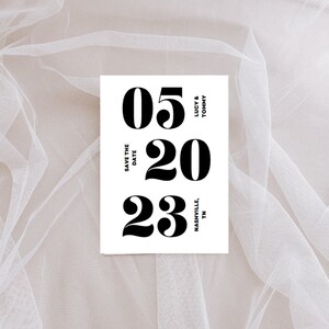 Moderne Save The Date bruiloft uitnodigingskaart - typografisch