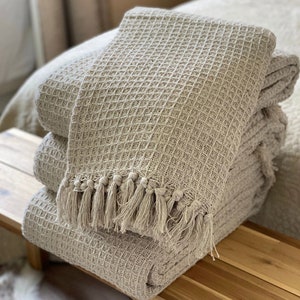 Neutral throw outlet