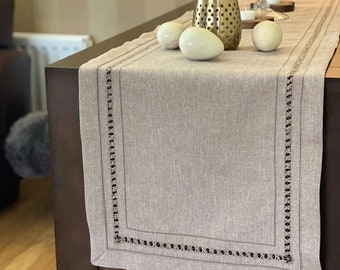 Faux lin tissé luxueux, beige naturel, taupe, chemin de table, bordure en dentelle découpée, linge de table uni contemporain minimaliste simple
