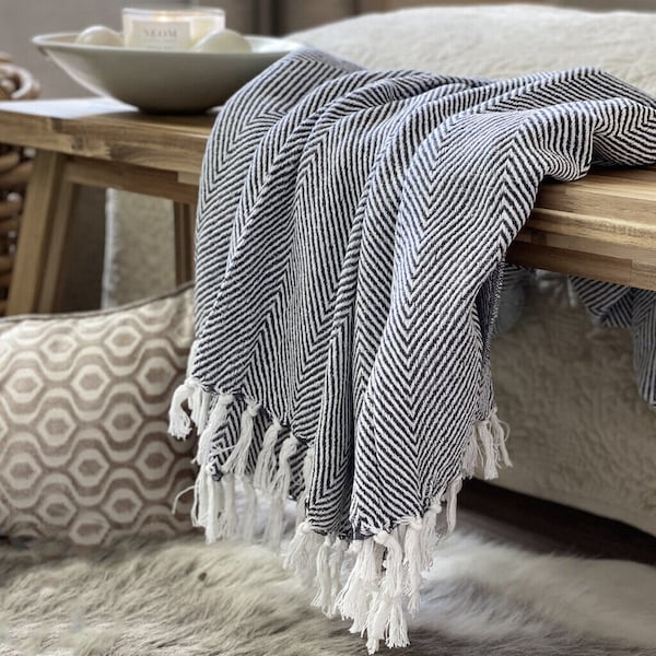 Luxury Dark Charcoal Grey / White Large Herringbone Sofa Blanket Bed Throw - Fringed Edge - Cotton Rich / Recycled Fibres