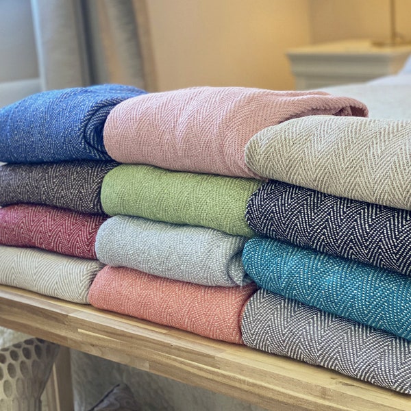 100% Baumwolle gewebte Fischgrät Decken Wirft Fransen Traditionelle Soft Tweed Chevron - Sage Grün, Koralle, Rosa, Blau, Petrol, Beige, Grau