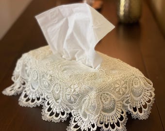 Antique Gold Lace Tissue Box Cover: Vintage Cottage Decor