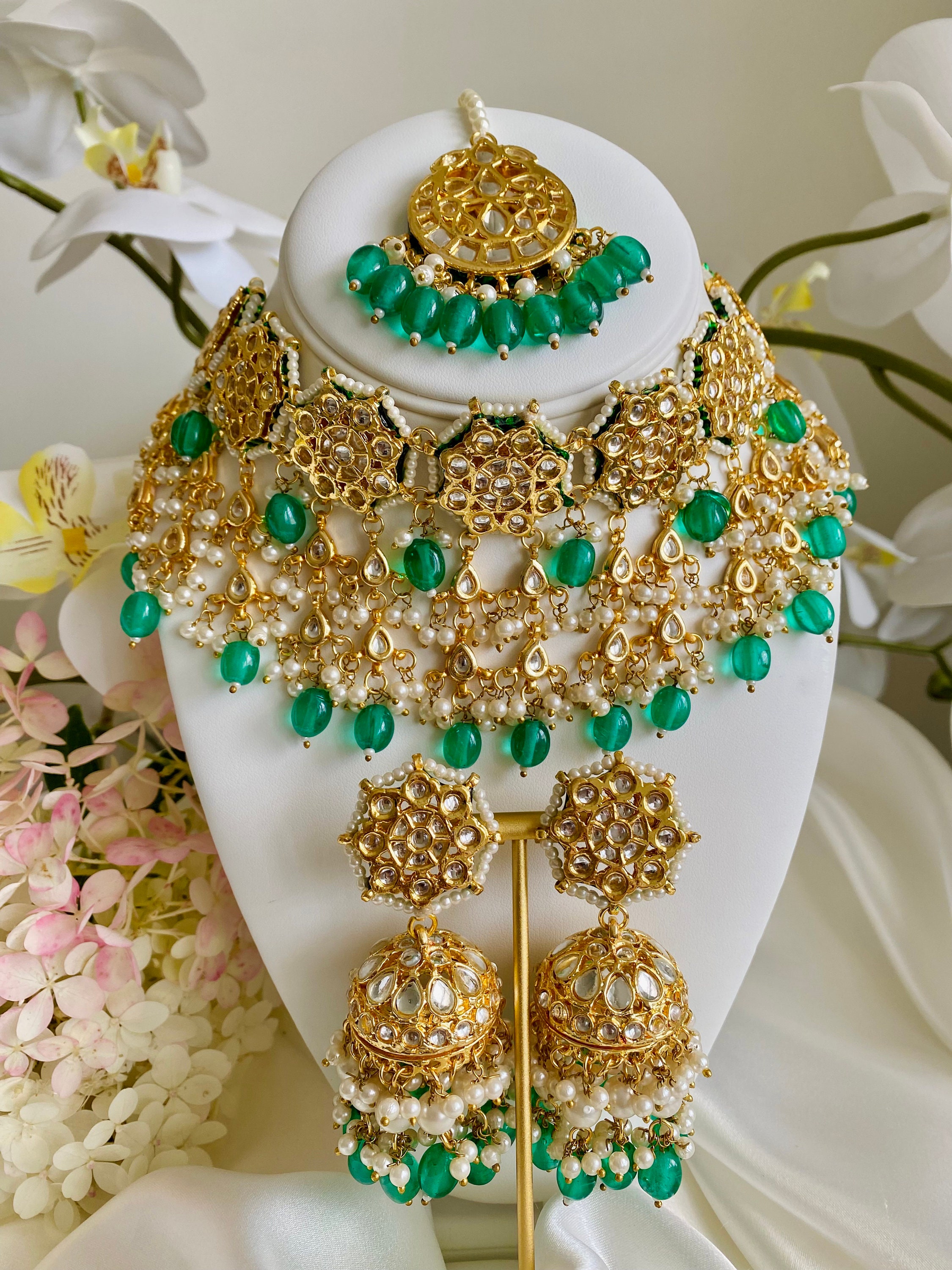 Necklace set with shop maang tikka online shopping