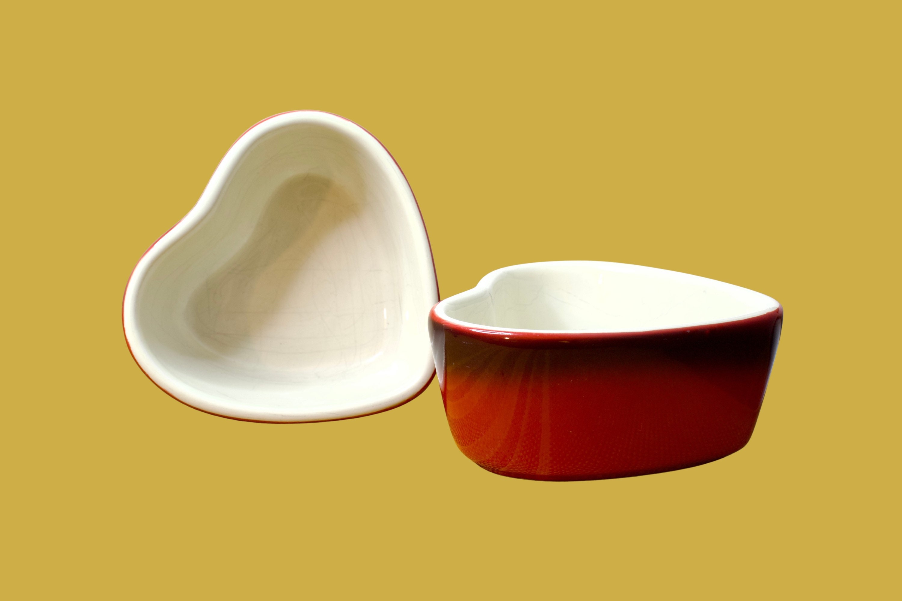 NIB LE CREUSET Mini Heart Ramekins w/ Lids Serving