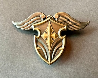 Paladin Shield Badge Enamel Pin, BG3 Pin, Video Game Fans Gift Memorabilia, Fandom Cosplay Gift