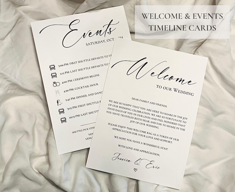 Op de afbeelding: Twee witte kaarten met zwarte tekst. De eerste kaart heeft het woord "Events" in een handschrift en een tijdlijn van gebeurtenissen voor een bruiloft. De tweede kaart heeft het woord "Welkom" in een handschrift en een welkomstbericht voor de bruiloft. Het bericht luidt: "We zijn zo blij dat je er bent om de vreugde van onze bruiloftsviering te delen. We zijn zo gelukkig om je in ons leven te hebben en voelen ons vereerd dat je van dichtbij of ver bent gekomen om de vreugde van onze bruiloft te delen. Geniet van deze welkomsttas als een blijk van onze waardering voor je liefde en steun. We hopen dat je een heerlijk verblijf hebt! Met liefde en waardering, Jessica & Eric."
