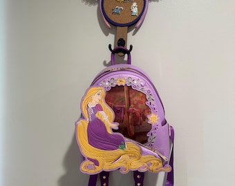 Magic Rack – Expositor de pines, orejas de ratón y mochilas de Disney / Tablero de corcho de 9,5 mm / Organizador de pared personalizado