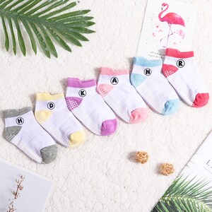 Non-slip boys and girls toddlers grip floor mid-calf safety walking socks customized socks, children's non-slip socks