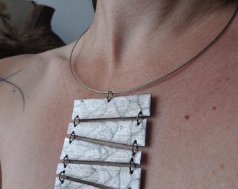 Tour de cou, pendentif en plastique recyclé