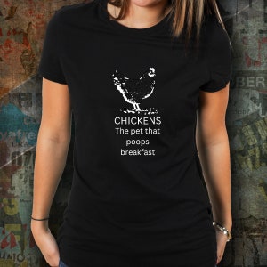 Pollos para mascotas La mascota que hace caca en el desayuno Regalo de pollo para mascotas Regalo de dama de pollo loco Camiseta de pollo Pollos de patio trasero Camiseta de susurrador de pollo