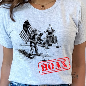 Fake Mondlandung T-Shirt Flache Erde T-shirt Firmament Shirt Space is Fake Shirt Gleason Shirt Space Hoax T-Shirt NWO Shirt Verschwörung Shirt