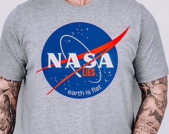 Flat Earth Tshirt Flat Earth conspiracy Flat Earth Shirt, Flat Earther Gift, Mens Flat Earther T-Shirt the earth is Flat space is fake