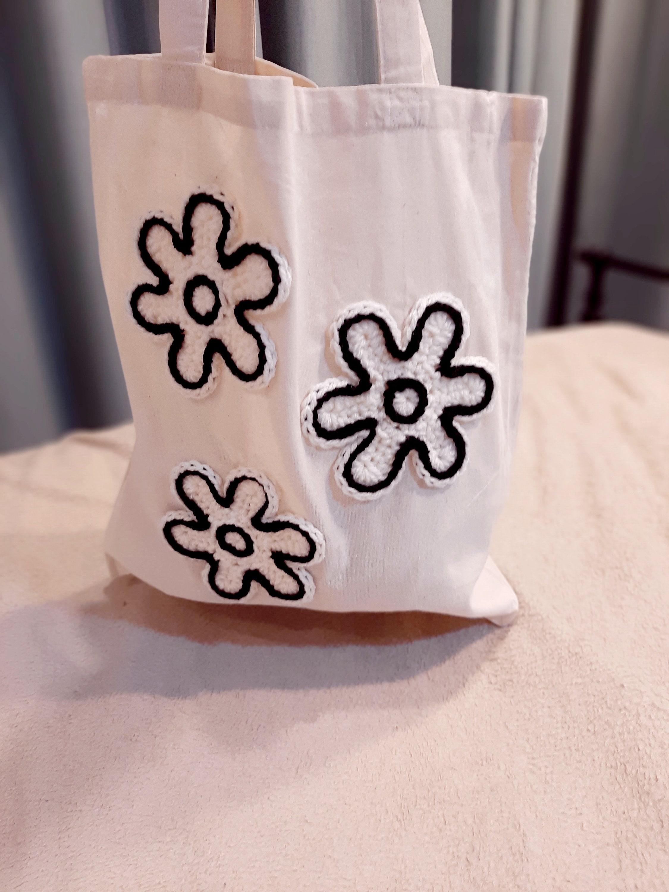 トートバッグ NOTHING EVERYTHING : 24FW / CROCHET FLOWER TOTE BAG (BLACK) maxresdefault.jpg