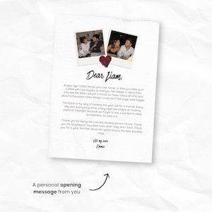 K&ouml;nnte beinhalten: Ein wei&szlig;es Blatt Papier mit zwei quadratischen Fotos eines Paares oben, getrennt durch ein dunkelrotes Herzsymbol. Unter den Fotos beginnt der schwarze Text mit Dear Liam, gefolgt von einer pers&ouml;nlichen Nachricht und signiert von Emma.