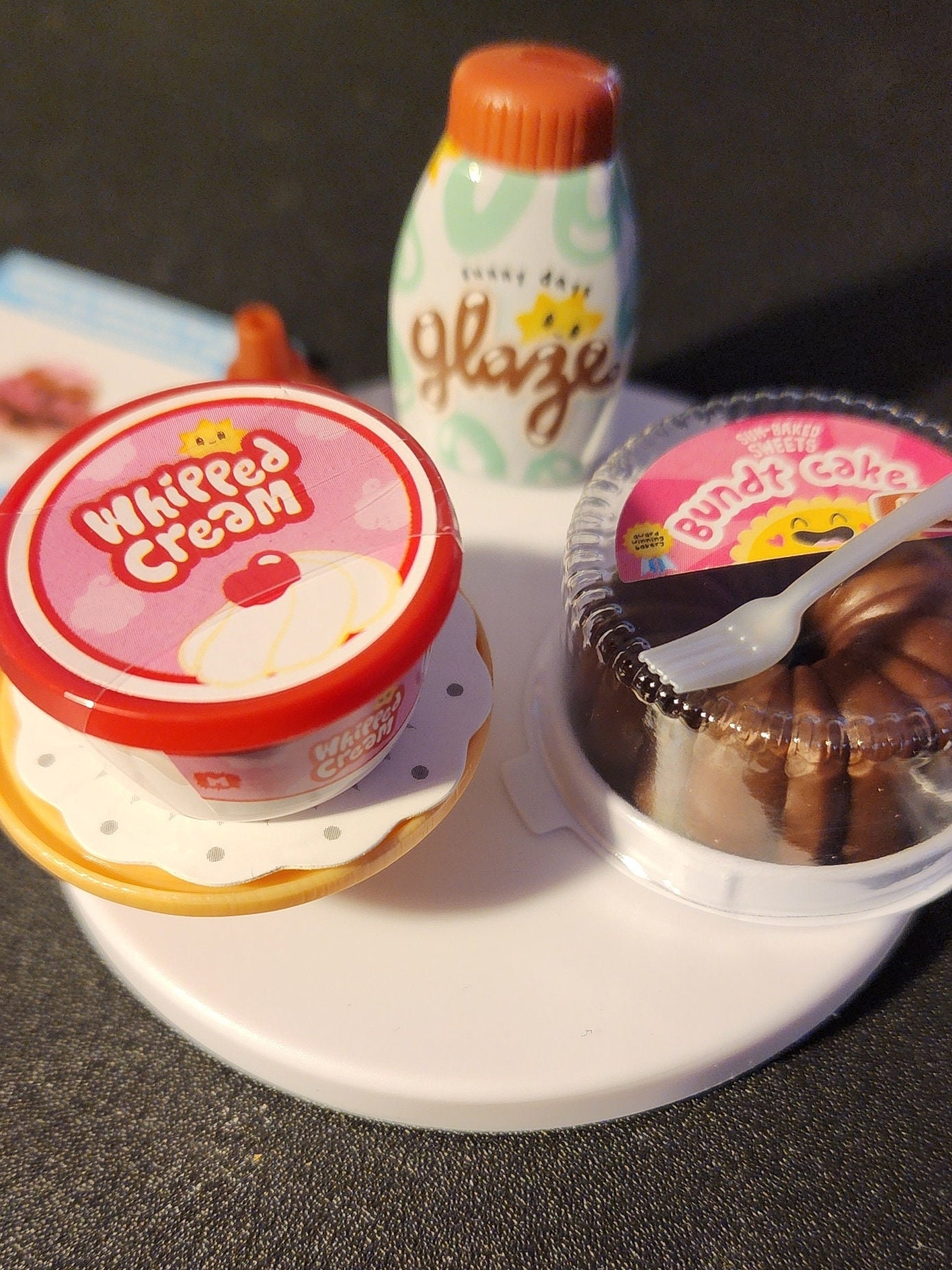 Miniverse Make It Mini Food Diner Series 2 CHOCO BUNDT CAKE
