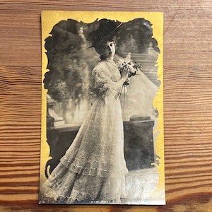 Lindo cartão postal vintage de 1906, atriz francesa Damiroff Paris