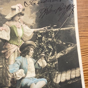 Carte postale française vintage du début des années 1900 Couple pêche