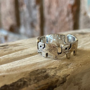 Silver Elephant Ring NOS Elephants on Parade Jewelry Ring Size 7 - Elephant March Ring