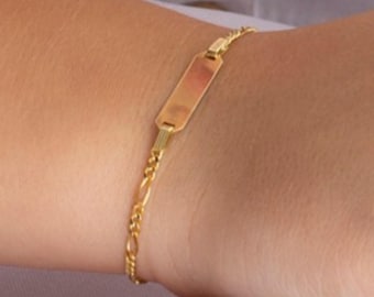 Pulsera de identificación UNICORNJ de oro de 14 quilates grabable para niñas, niños y bebés. Pulsera personalizada con cadena de eslabones tipo figaro y nombre.