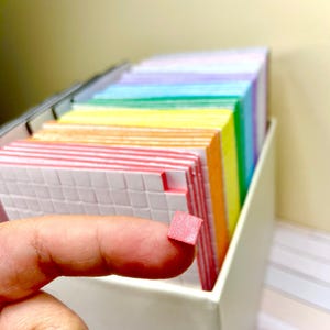 Gekleurde 3D-schuimvierkanten 6 x 6 mm — Dubbelzijdig klevend voor kaarten maken en scrapbooking afbeelding 2