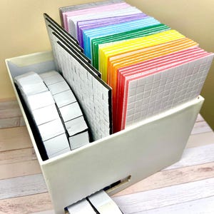 Gekleurde 3D-schuimvierkanten 6 x 6 mm — Dubbelzijdig klevend voor kaarten maken en scrapbooking afbeelding 3