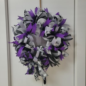Halloween Wreath for Door, Purple and Black Handmade Halloween Wreath, Ghost and Skull Spooky Halloween Decoration, Spooky Home Decor