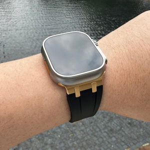 Premium Apple Watch Band Metal Connector Silicone Band Ultra 49mm 46mm 45mm 44mm 42mm 41mm 40mm 38mm Series Strap Series 10 9 8 7 6 5 4 3 2