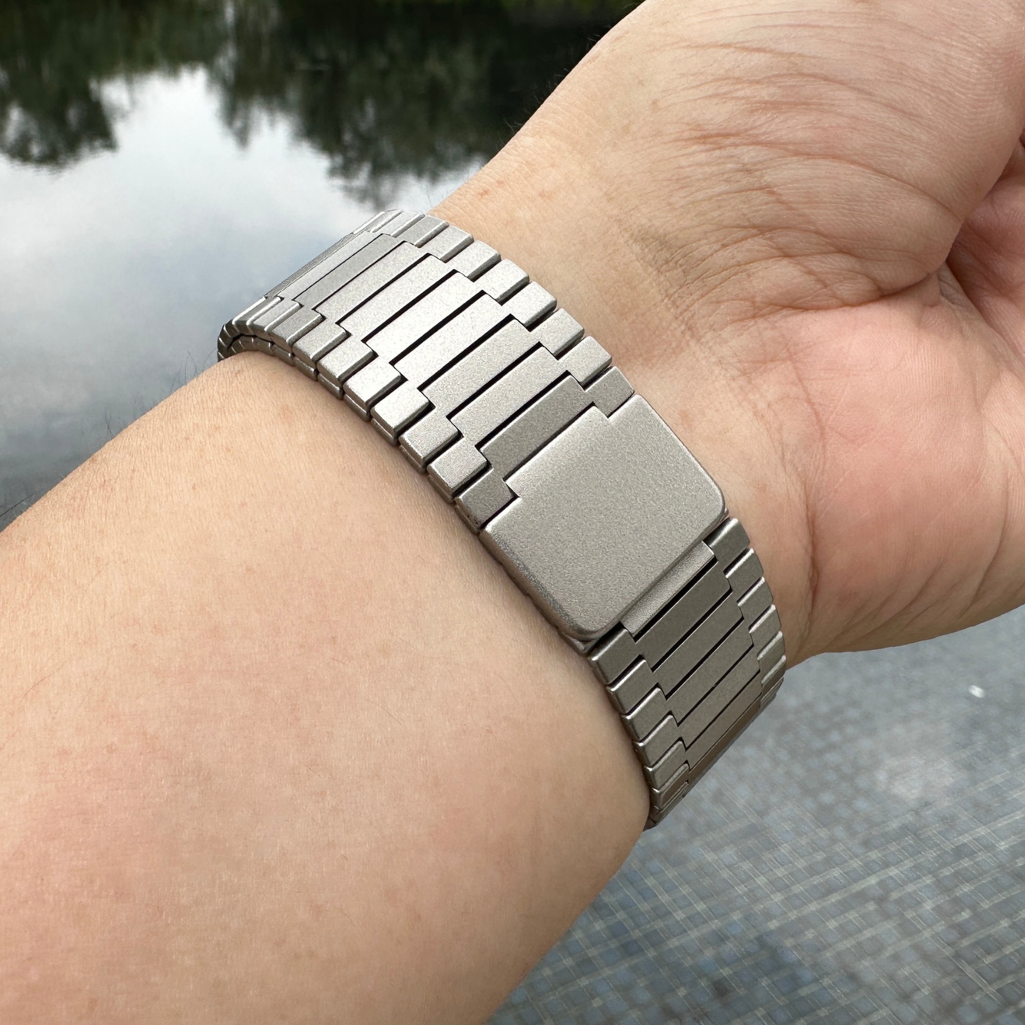 Apple watch titanium milanese loop clearance