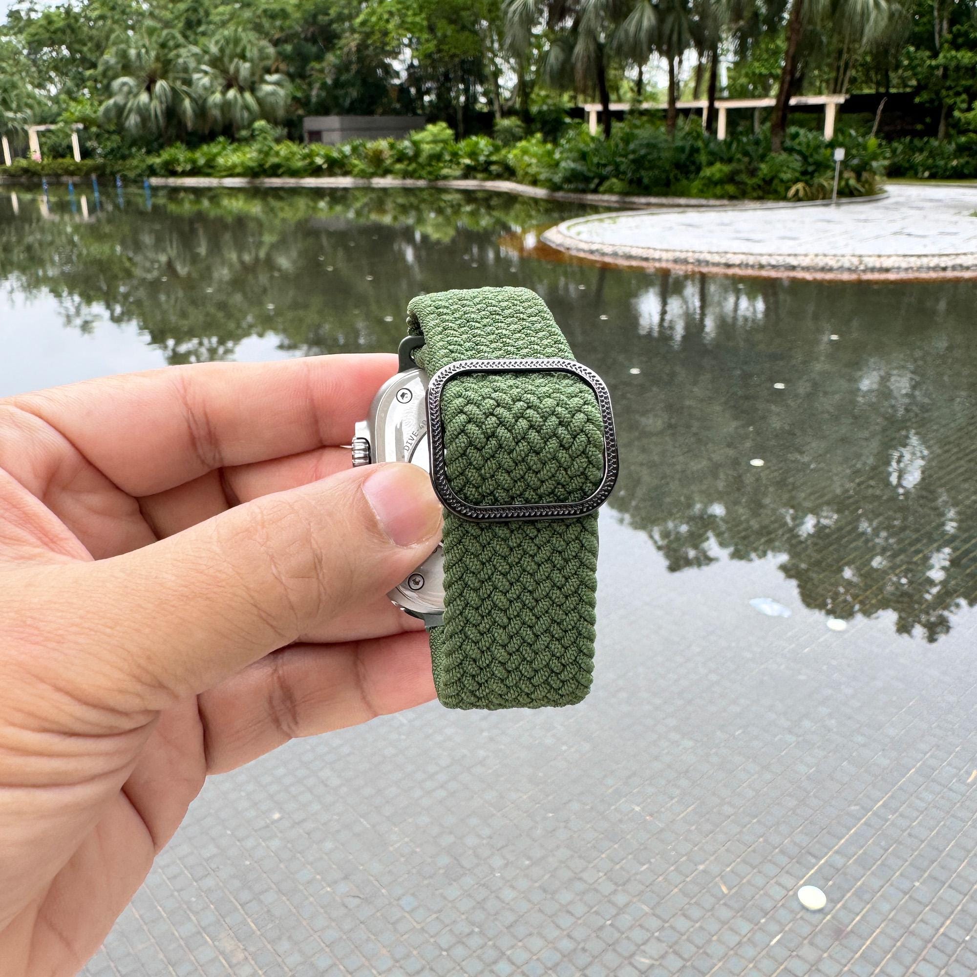 オリーブグリーンの編み込みナイロン製 Apple Watch バンド - 柔らかく 