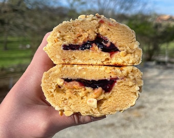 Peanut Butter & Jelly Cookie | Gourmet Stuffed Cookie Recipes | Cookie Recipes | Stuffed Cookie Recipes | Recipes