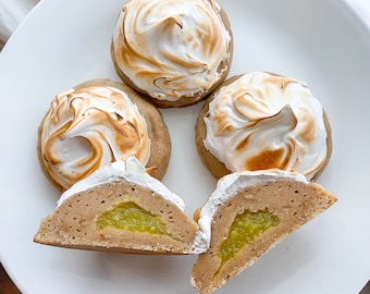 Receta de galleta de pastel de merengue de limón / Recetas de galletas rellenas gourmet / Recetas de galletas y creaciones de Courtney / Recetas de postres / Galletas