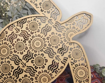 Arte mural de madera con tortuga grabada / Diseño indígena, decoración bohemia