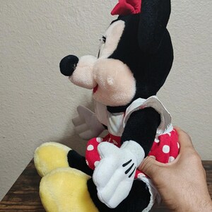 1980's/90's Disneyland Minnie Mouse Plush imagem 3