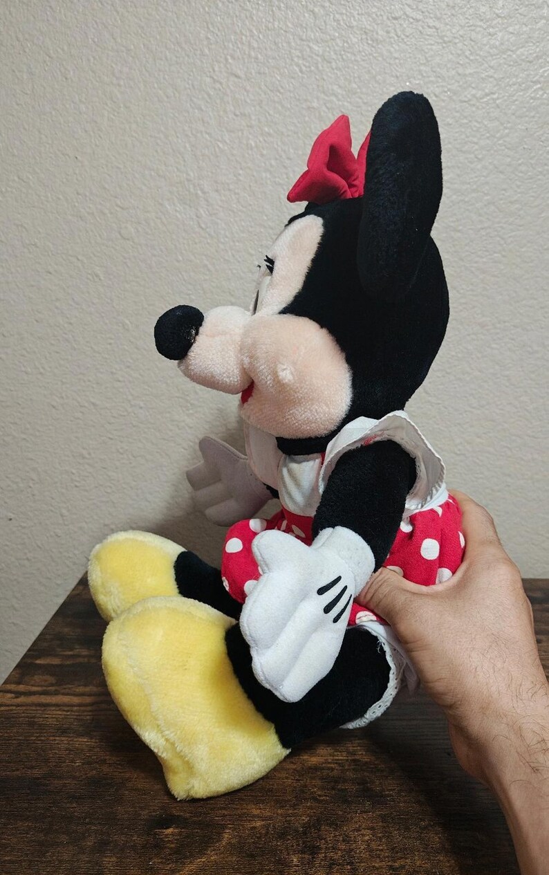 1980's/90's Disneyland Minnie Mouse Plush imagem 3