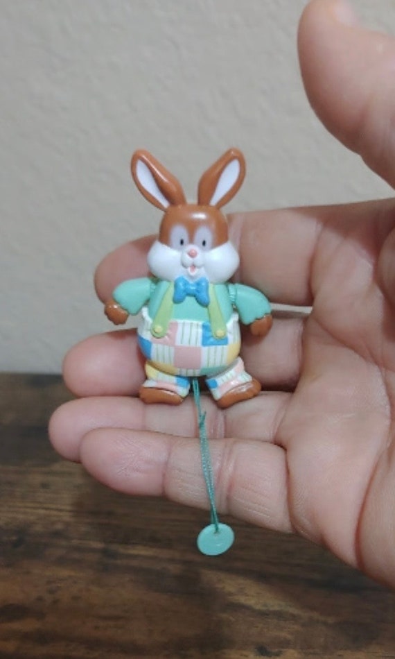 1990 Bloomer Easter Bunny Rabbit Pull Pin