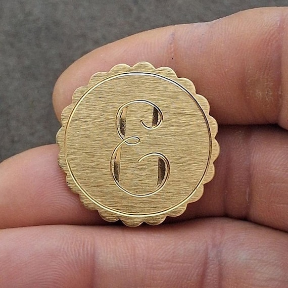 1980s Etched Monogrammed Initial E Circle Pin Bro… - image 1