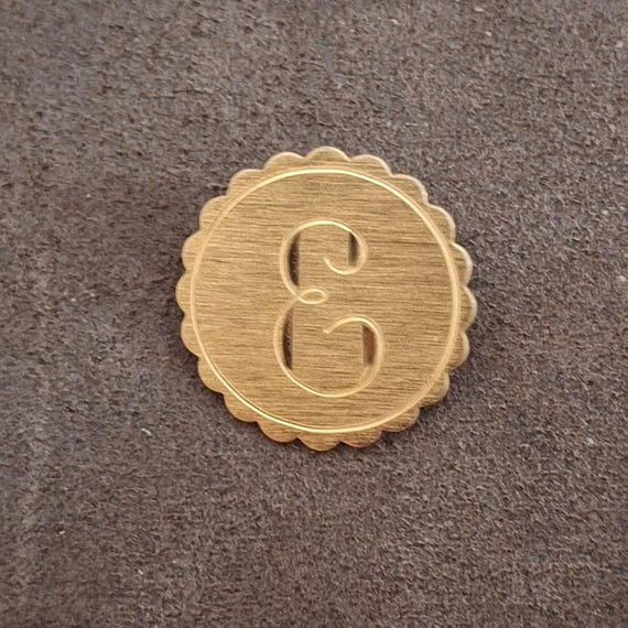 1980s Etched Monogrammed Initial E Circle Pin Bro… - image 2