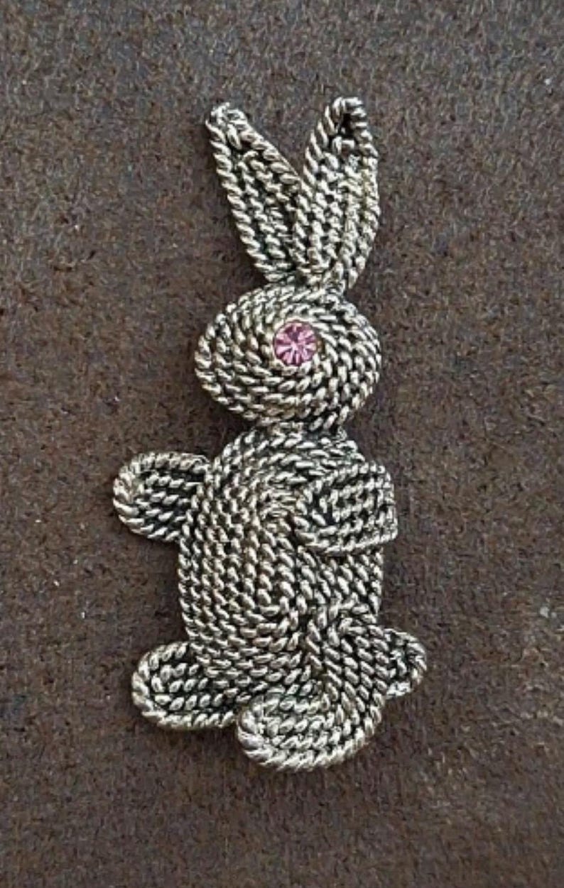 Winding Thread From Rabbit Rope Yarn Style Bunny Rabbit Pin - Etsy