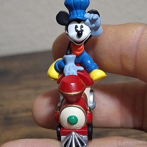 1998 Hallmark Merry Miniatures Collection Mickey&#39;s Locomotive Figurine