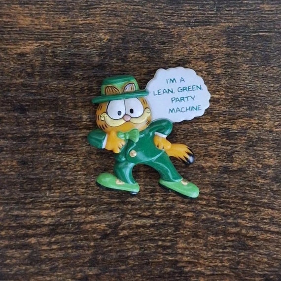 1978 Enesco St. Patrick's Day Garfield Pin - image 2