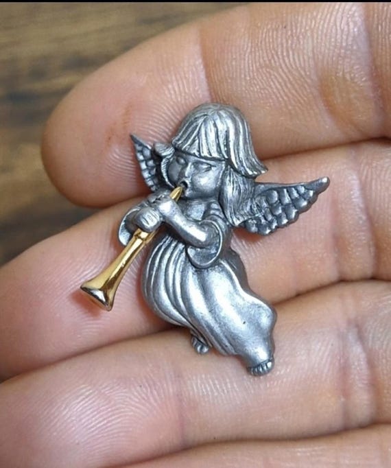 1980’s Signed Daria Angel Blowing A Horn Trumpet Pewter Pin