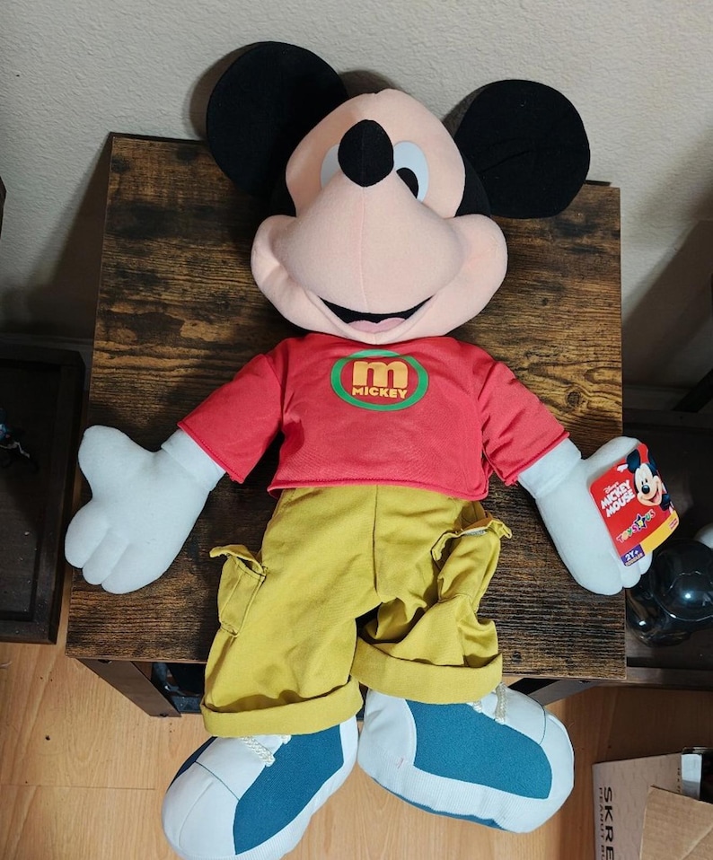 2000 Fisher Price Disney House of Mouse Mickey Mouse 25" Plush image 7