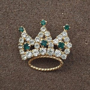Vintage Signed Crown Trifari Blue Clear Rhinestone Pin Brooch Des Pat 129551
